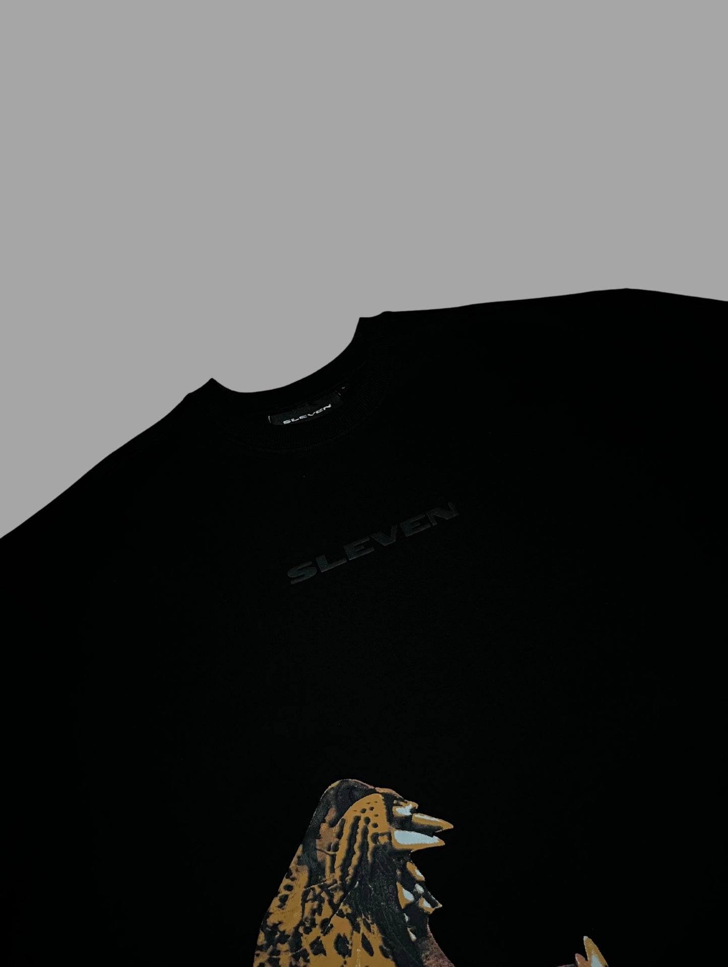 RUN ROGUE OVERSIZED T-SHIRT (BLACK)