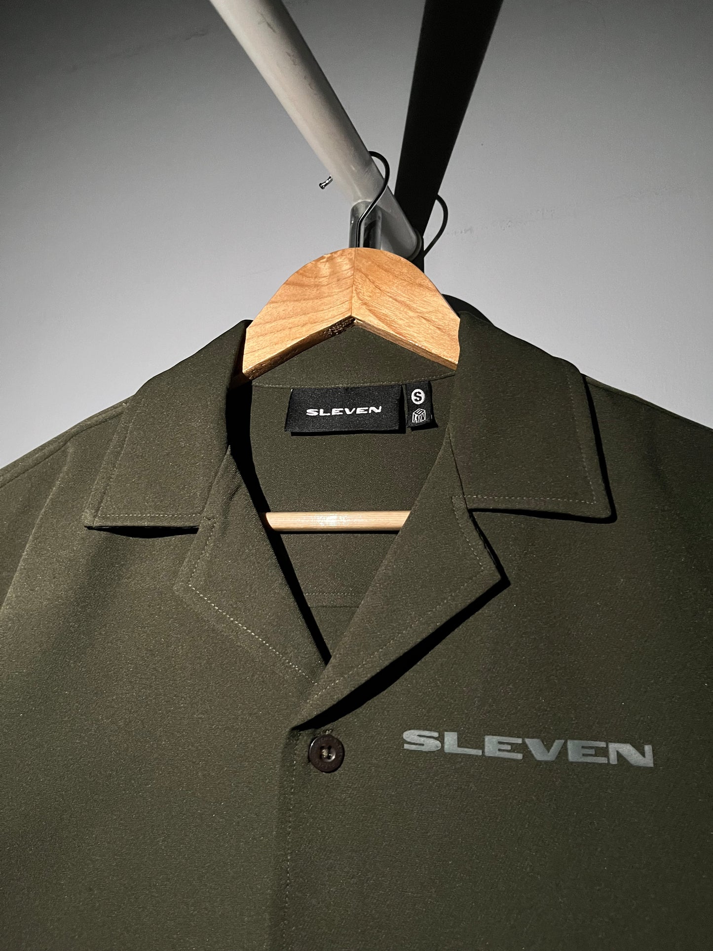 FALLEN YET FREE BOWLING SHIRT (GREEN)