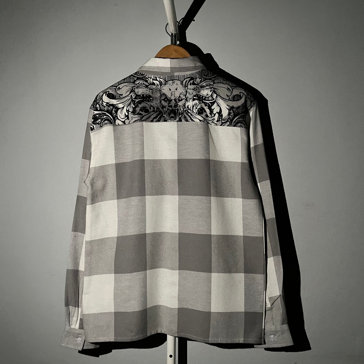 GOTHINK FLANNEL SHIRT (WHITE-GREY)